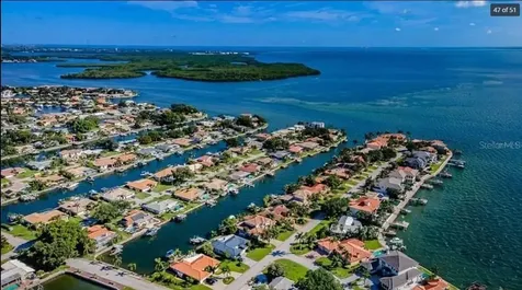2001 Hawaii Avenue NE St Petersburg FL 33703