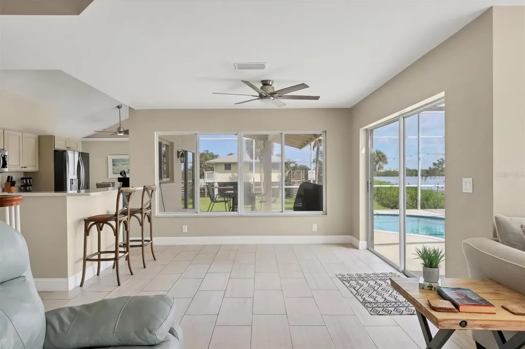 913 Tropical Drive Bradenton FL 34208