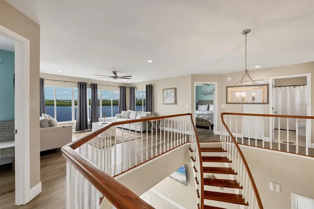 913 Tropical Drive Bradenton FL 34208