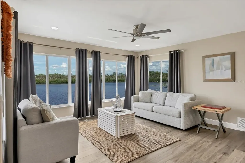 913 Tropical Drive Bradenton FL 34208