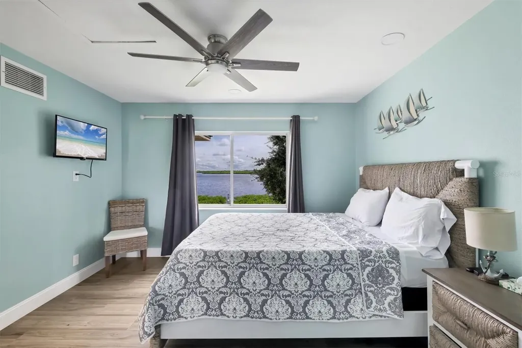 913 Tropical Drive Bradenton FL 34208