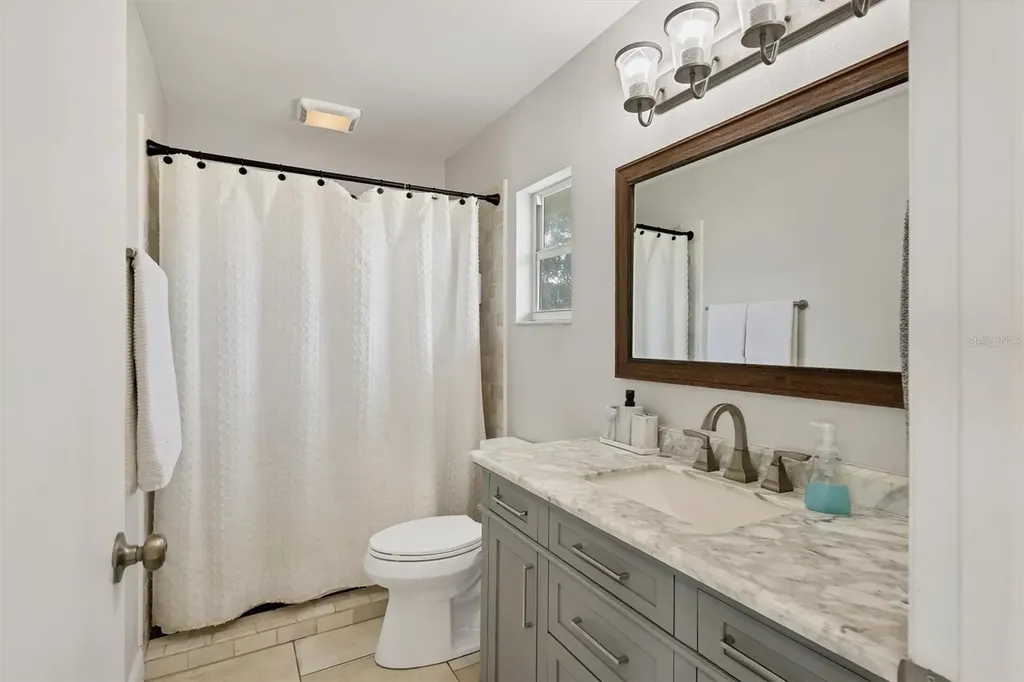 913 Tropical Drive Bradenton FL 34208