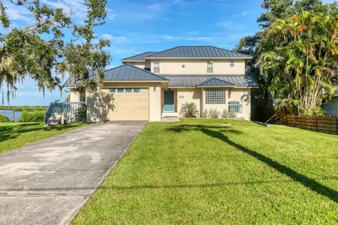 913 Tropical Drive Bradenton FL 34208
