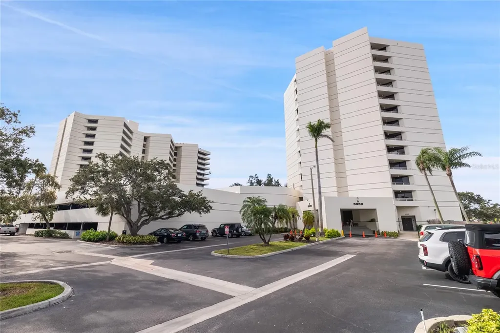5950 Pelican Bay Plaza S Gulfport FL 33707