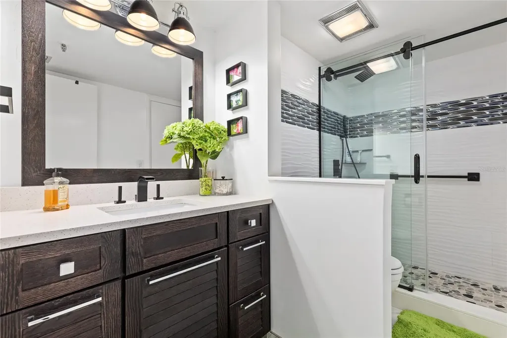 5950 Pelican Bay Plaza S Gulfport FL 33707