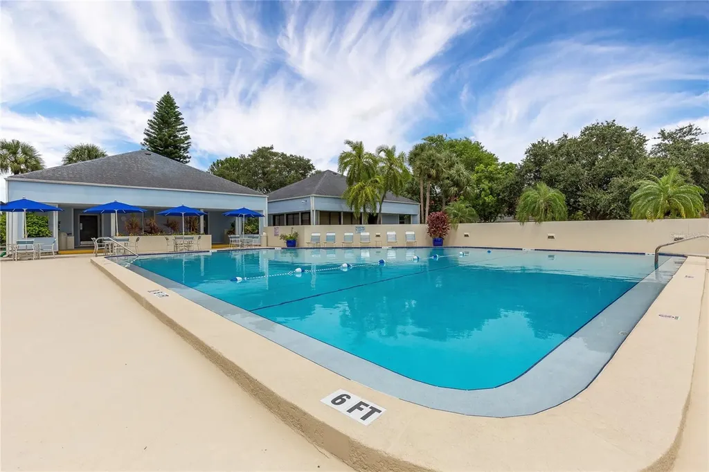 5950 Pelican Bay Plaza S Gulfport FL 33707