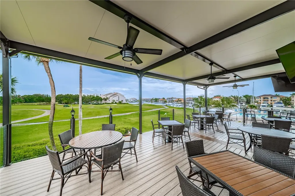 5950 Pelican Bay Plaza S Gulfport FL 33707