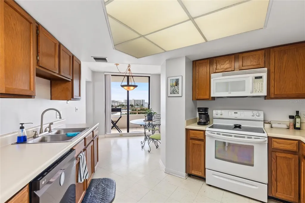 5950 Pelican Bay Plaza S Gulfport FL 33707