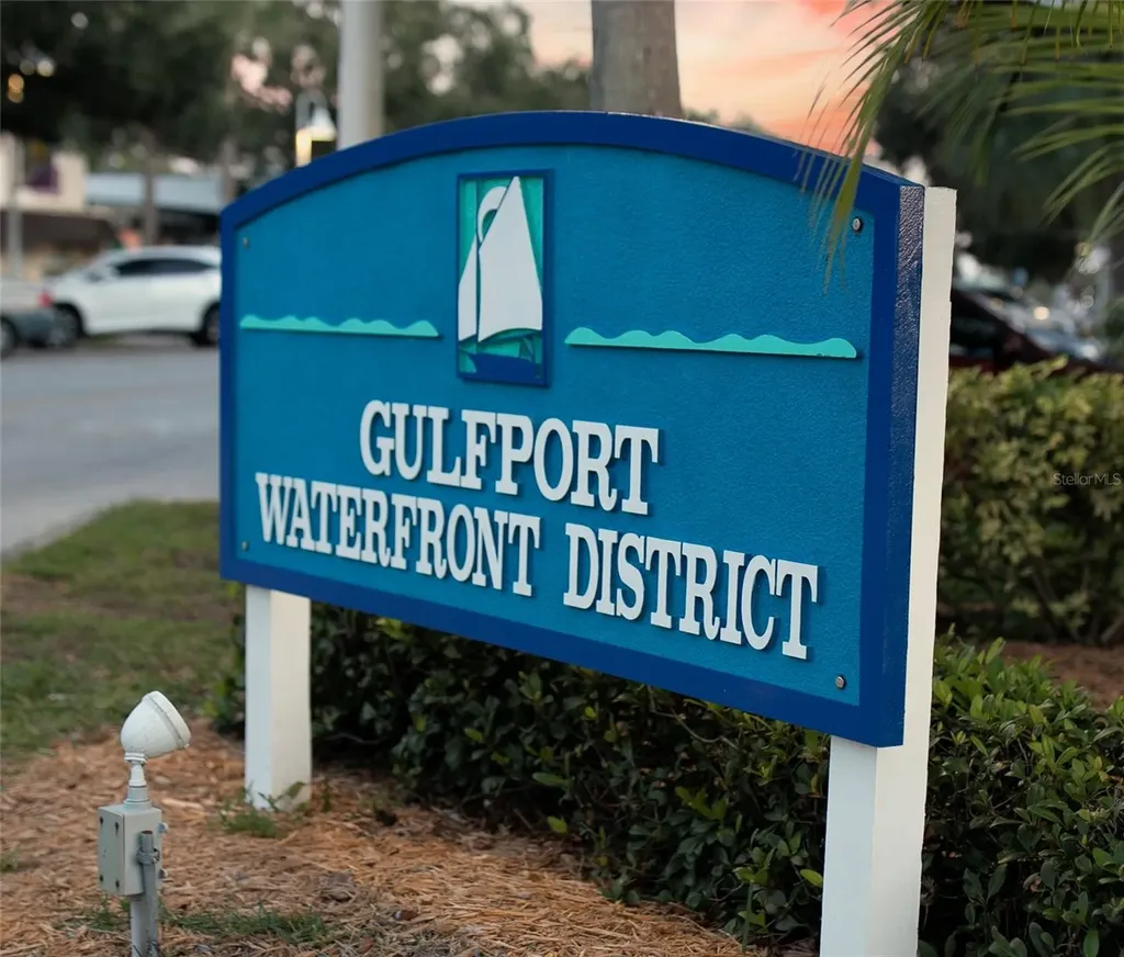 5950 Pelican Bay Plaza S Gulfport FL 33707