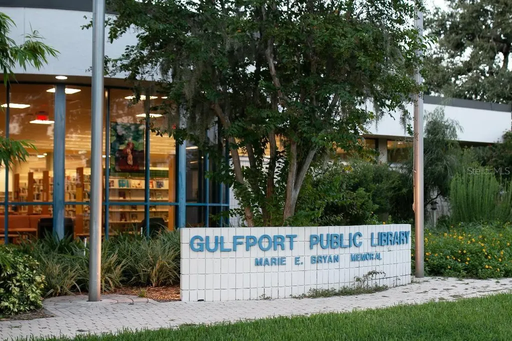5950 Pelican Bay Plaza S Gulfport FL 33707