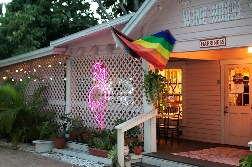 5950 Pelican Bay Plaza S Gulfport FL 33707