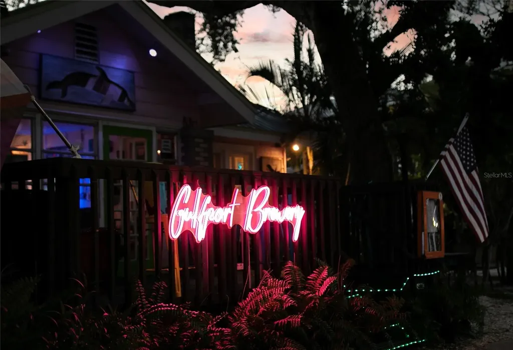 5950 Pelican Bay Plaza S Gulfport FL 33707