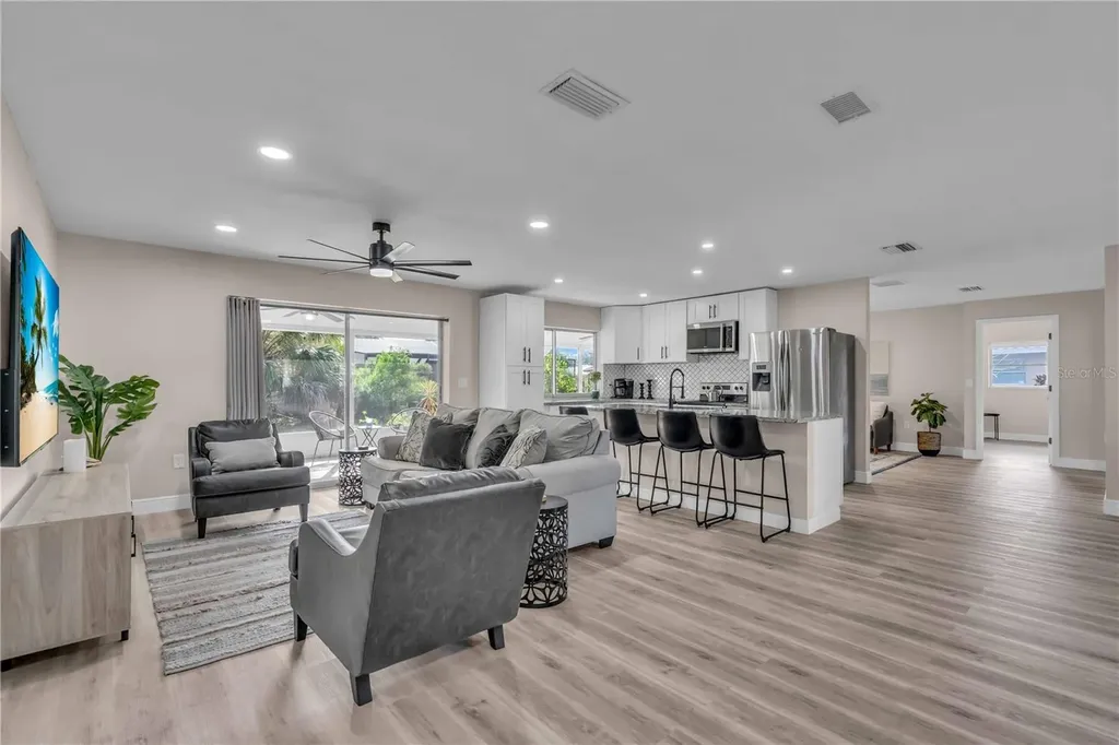 2544 Carlisle Place Sarasota FL 34231