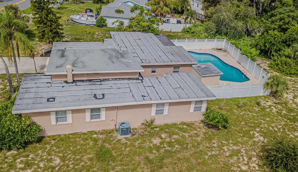 912 Riverside Drive Tarpon Springs FL 34689