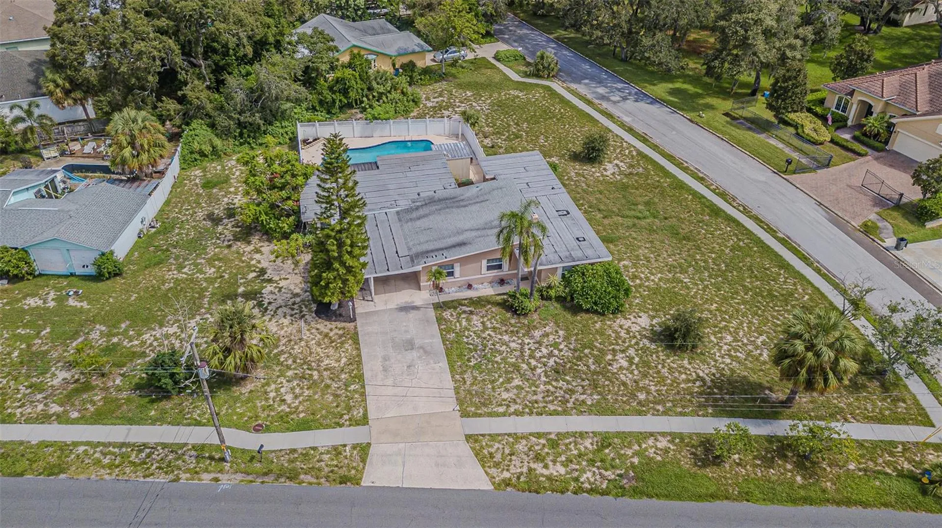912 Riverside Drive Tarpon Springs FL 34689