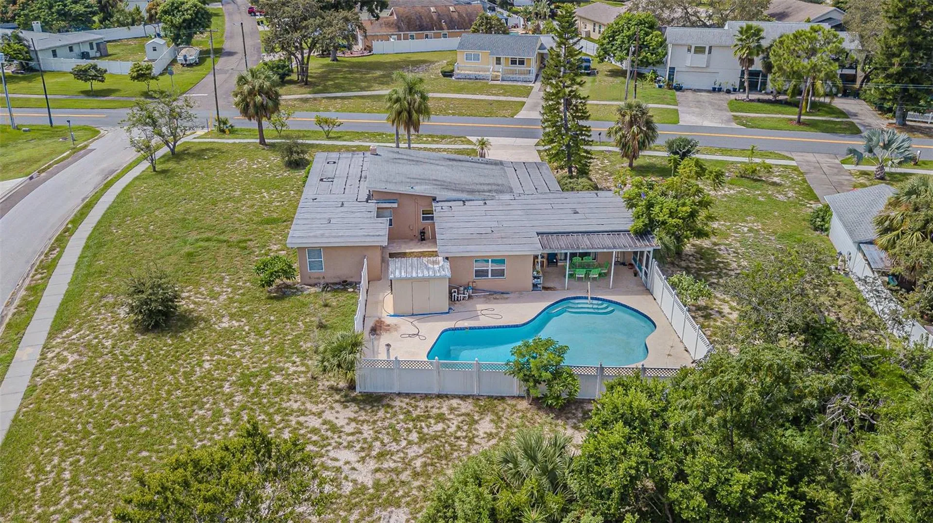 912 Riverside Drive Tarpon Springs FL 34689