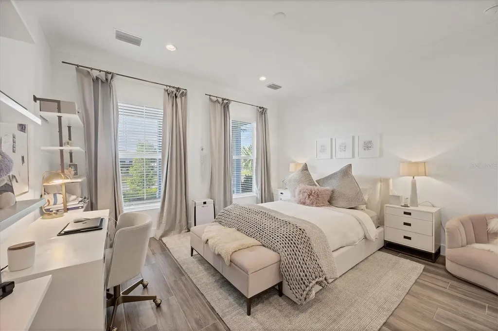 8195 Redonda Loop Lakewood Ranch FL 34202