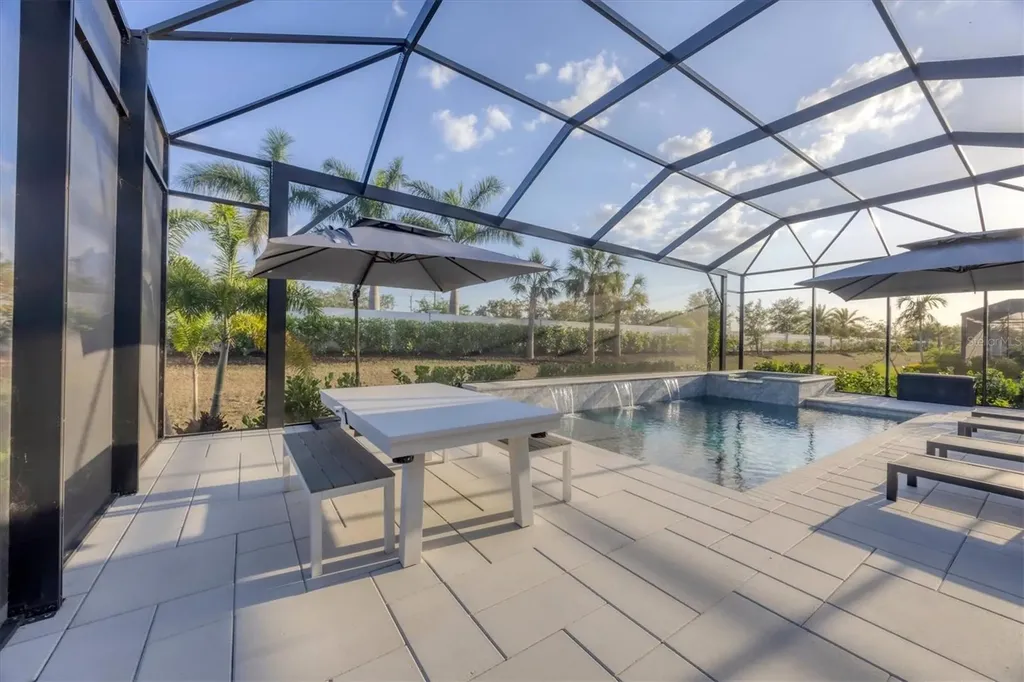 8195 Redonda Loop Lakewood Ranch FL 34202