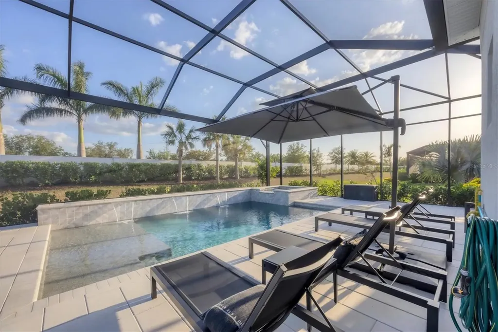 8195 Redonda Loop Lakewood Ranch FL 34202