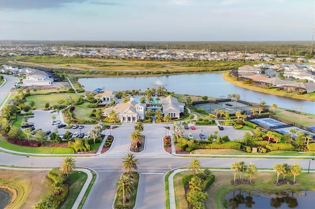 8195 Redonda Loop Lakewood Ranch FL 34202