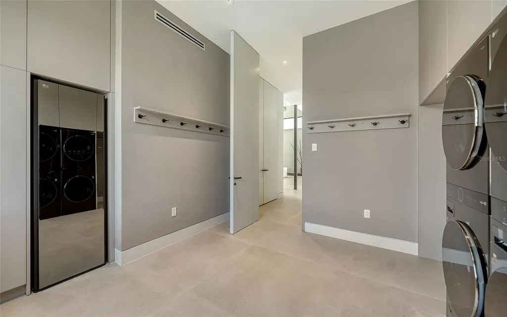 388 S Shore Drive Sarasota FL 34234