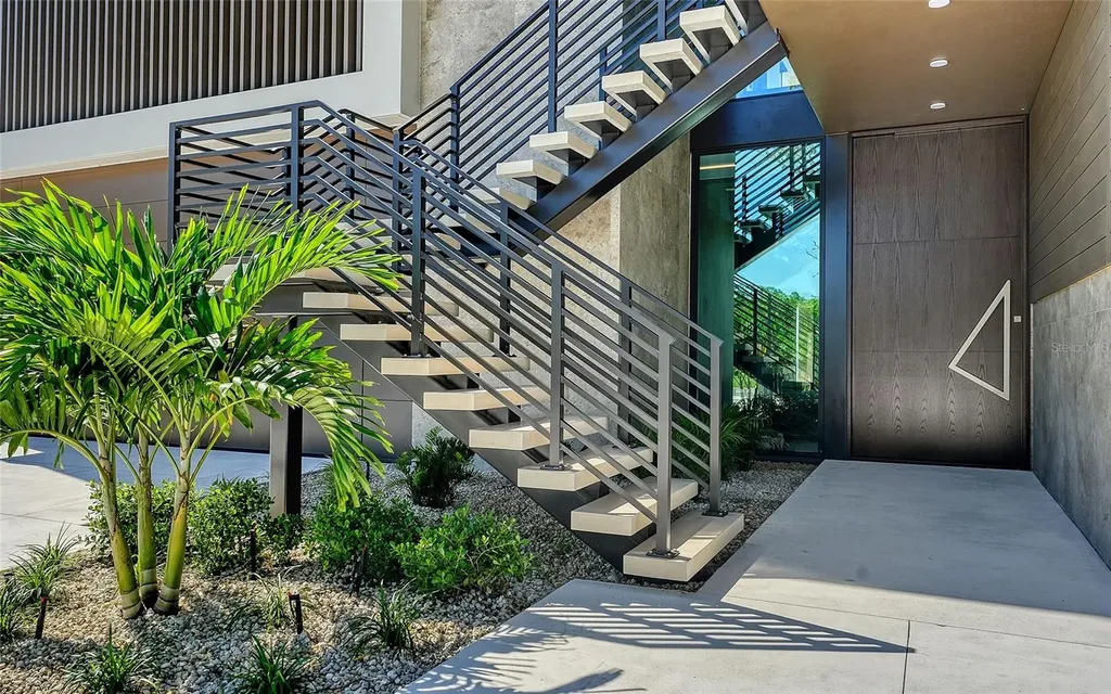 388 S Shore Drive Sarasota FL 34234