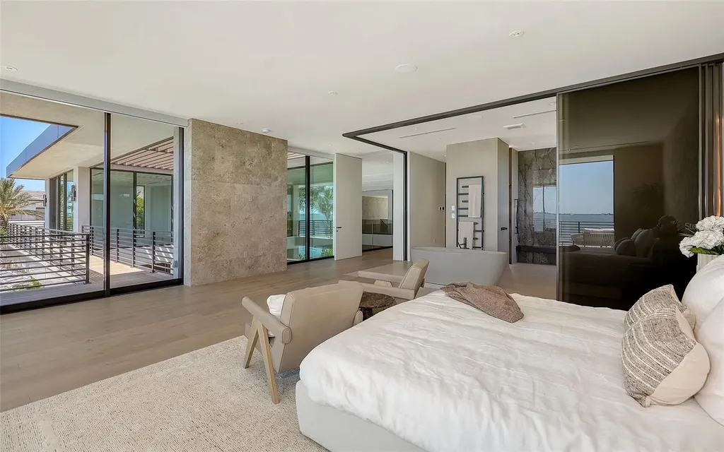 388 S Shore Drive Sarasota FL 34234