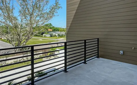 388 S Shore Drive Sarasota FL 34234