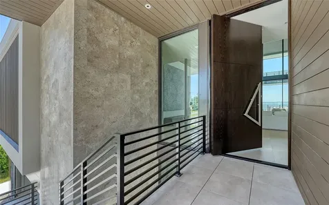 388 S Shore Drive Sarasota FL 34234