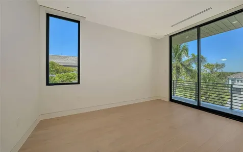 388 S Shore Drive Sarasota FL 34234