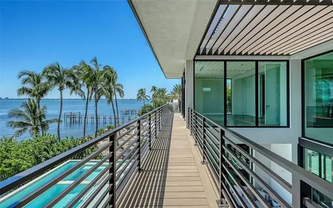 388 S Shore Drive Sarasota FL 34234