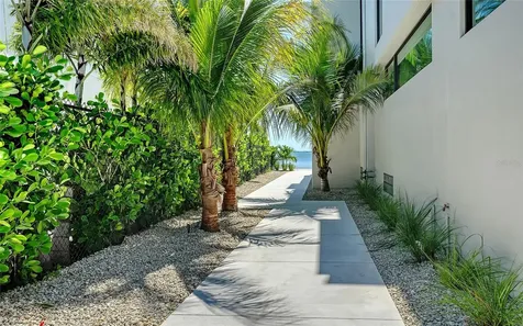 388 S Shore Drive Sarasota FL 34234