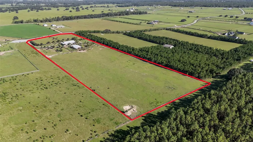 9722 NW 26th Street Wildwood FL 34785