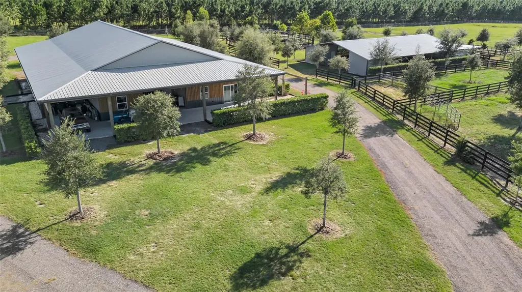 9722 NW 26th Street Wildwood FL 34785