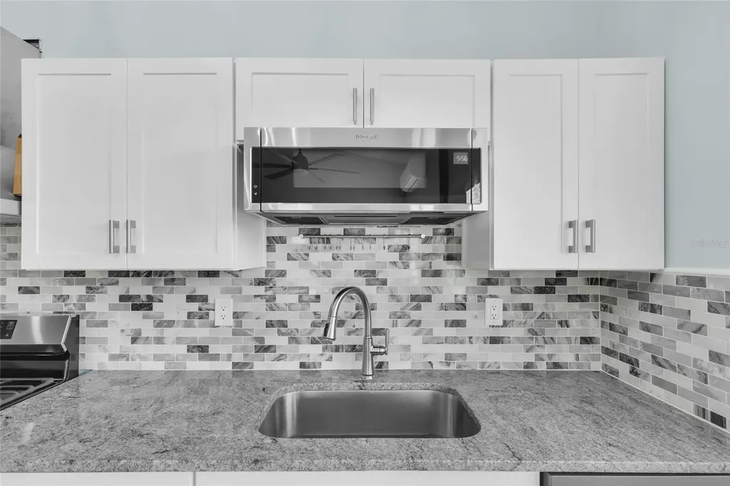 9722 NW 26th Street Wildwood FL 34785