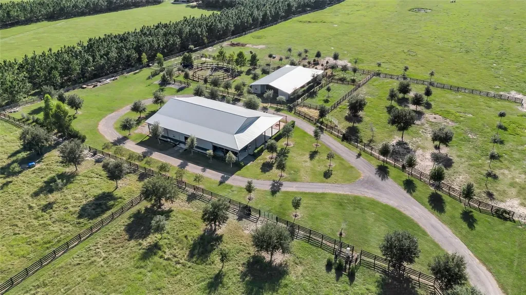 9722 NW 26th Street Wildwood FL 34785