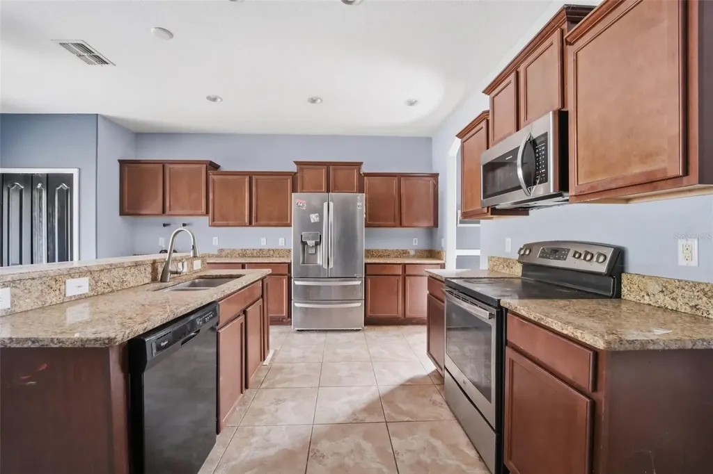 1505 Oak Pond Street Ruskin FL 33570