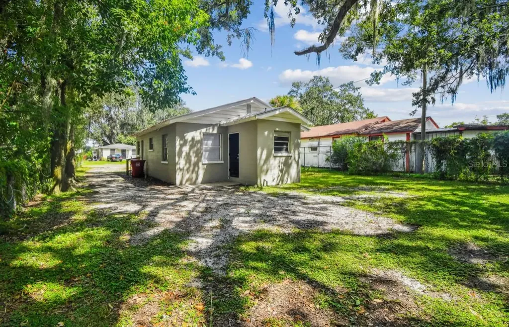 803 W Warren Street Plant City FL 33563
