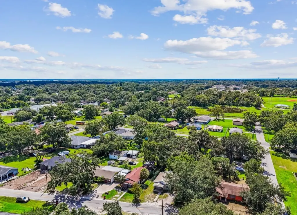 803 W Warren Street Plant City FL 33563