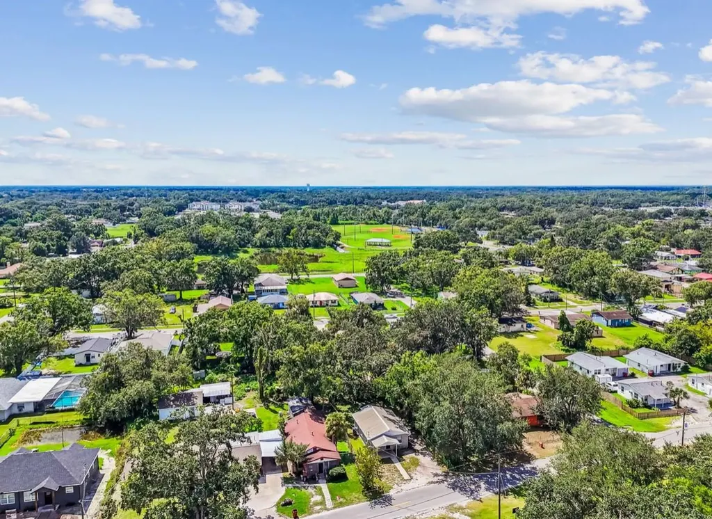 803 W Warren Street Plant City FL 33563