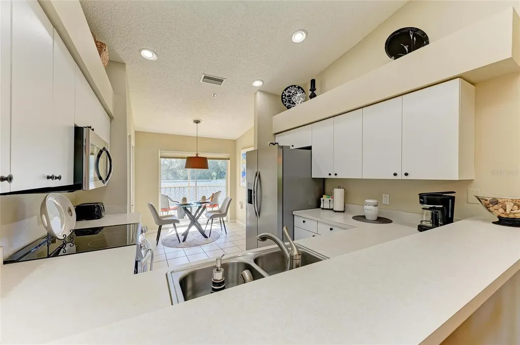 9470 High Gate Drive Sarasota FL 34238