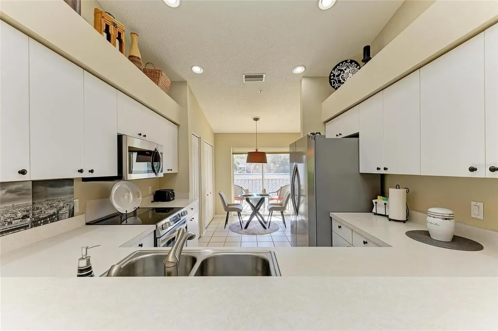 9470 High Gate Drive Sarasota FL 34238