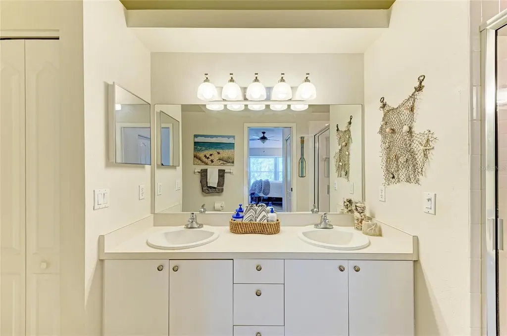 9470 High Gate Drive Sarasota FL 34238