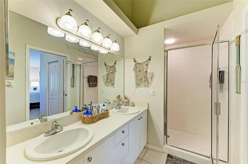 9470 High Gate Drive Sarasota FL 34238