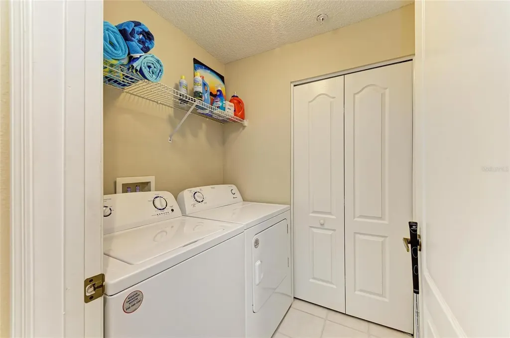 9470 High Gate Drive Sarasota FL 34238