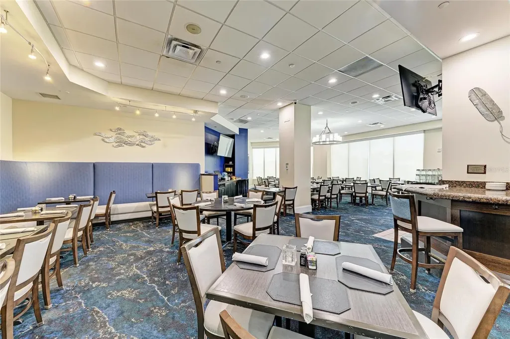 9470 High Gate Drive Sarasota FL 34238