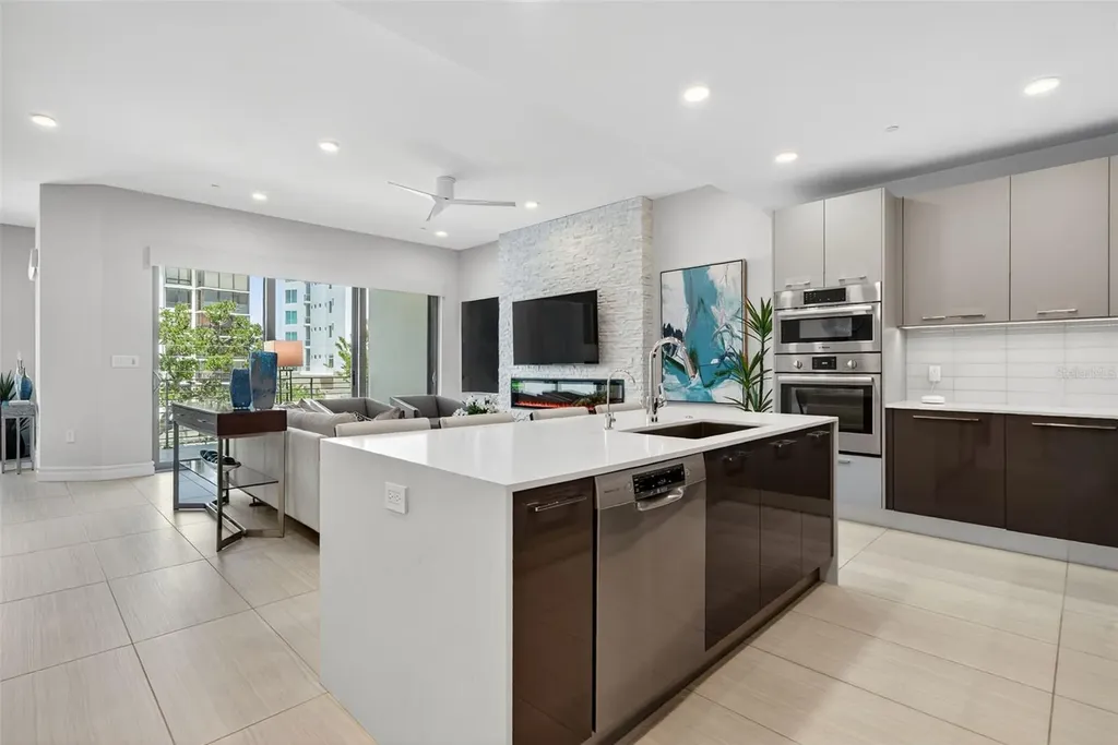 711 S Palm Avenue Sarasota FL 34236