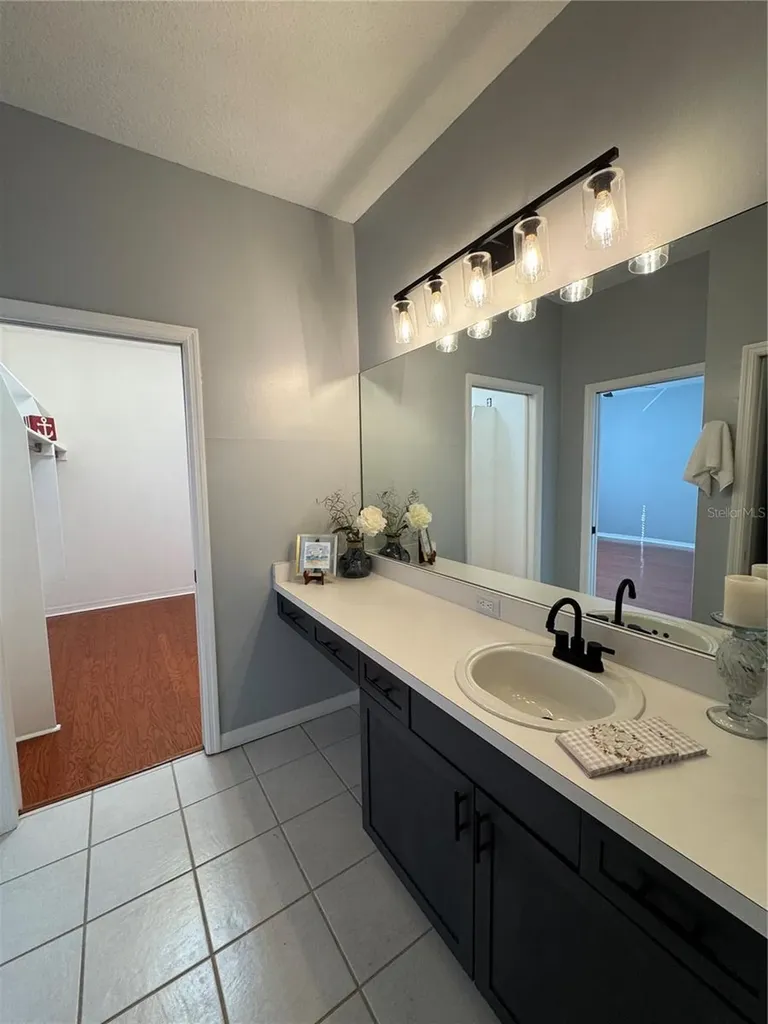 2900 W Azeele Street Tampa FL 33609