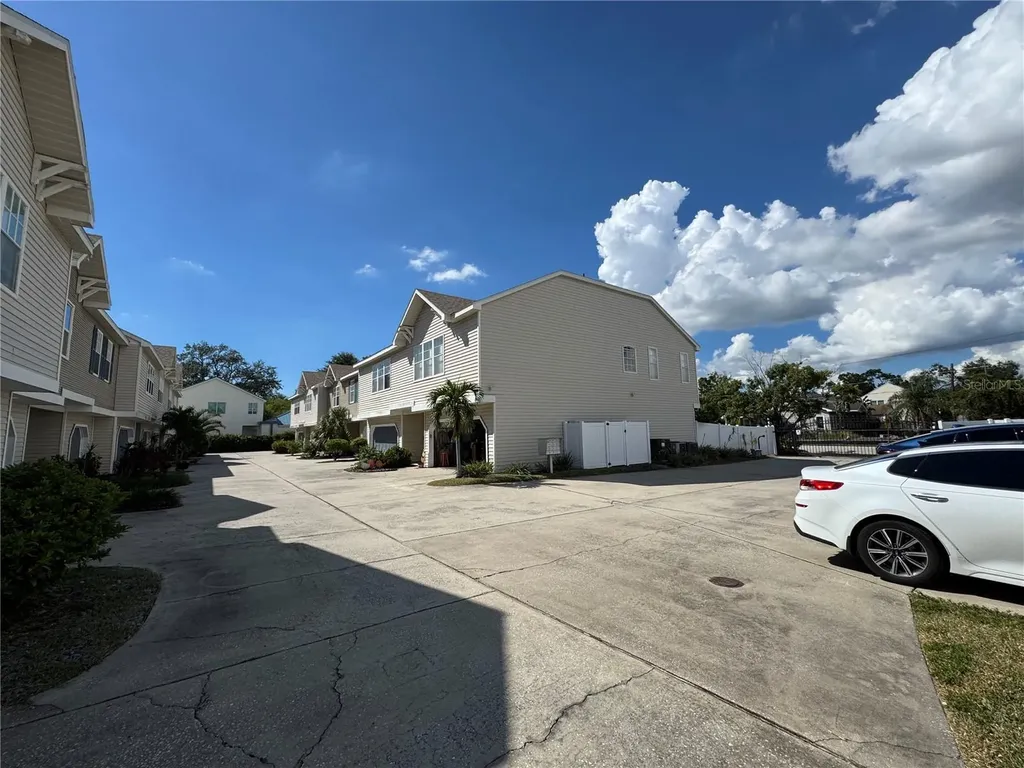 2900 W Azeele Street Tampa FL 33609