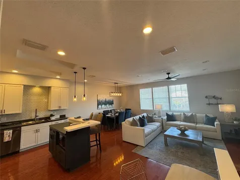 2900 W Azeele Street Tampa FL 33609